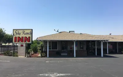 Sky Ranch Inn