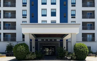 Coral Pointe Sarasota, an Ascend Collection Hotel
