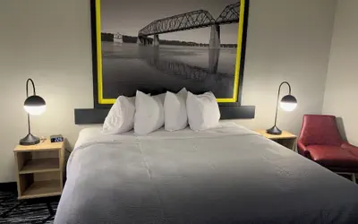 Super 8 by Wyndham Kirksville-University Area