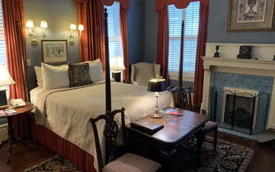 1842 Inn