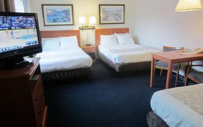 Newport Channel Inn