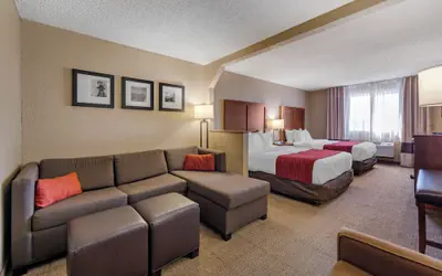 Comfort Inn & Suites Hays I-70