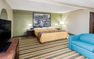 Super 8 by Wyndham Bloomington Normal