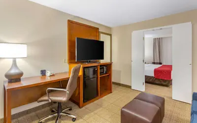 Comfort Suites Oakbrook Terrace near Oakbrook Center