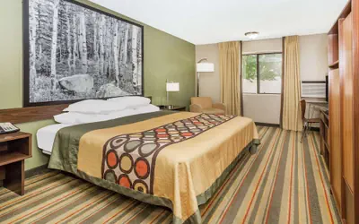 Super 8 by Wyndham Montrose