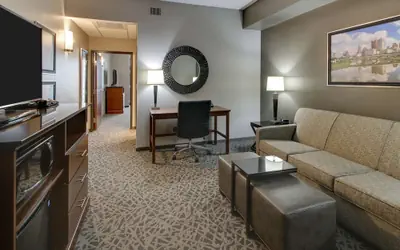 Drury Inn & Suites Cleveland Beachwood