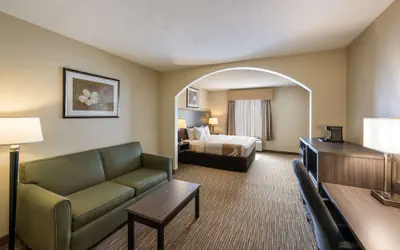Quality Inn & Suites Fishkill South near I-84
