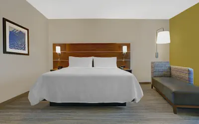 Holiday Inn Express & Suites - Lenexa - Overland Park Area by IHG