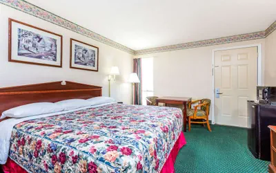 Days Inn by Wyndham Cornelia
