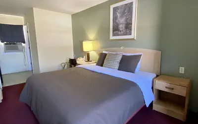 Hillcrest Motel
