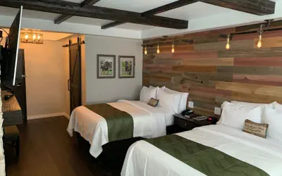 Cedar Stables Inn and Suites