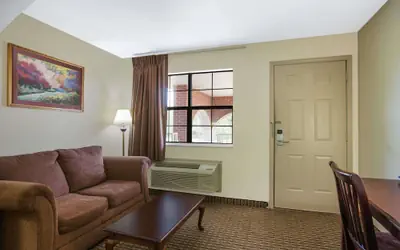 Super 8 by Wyndham Cabot