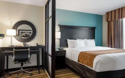 Comfort Suites Topeka Northwest
