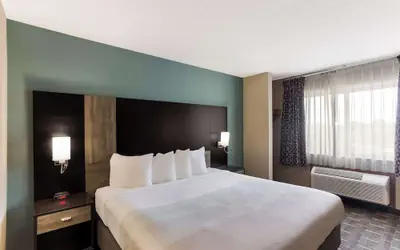 Quality Inn Galesburg near US Highway 34 and I-74