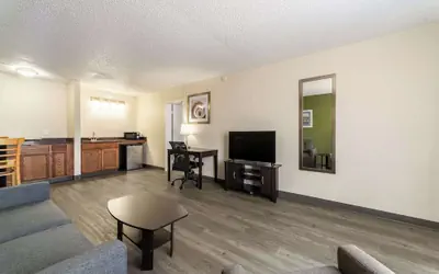 Quality Inn & Suites Vandalia near I-70 and Hwy 51