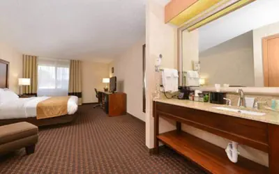 Comfort Inn & Suites Riverview near Davenport and I-80