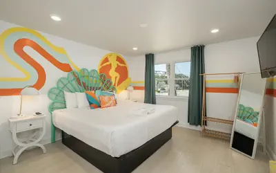 Royal Palms Motel