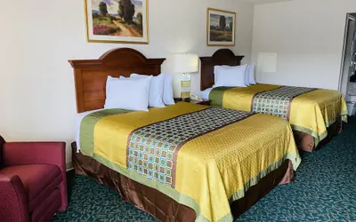 Harrisonville Inn & Suites