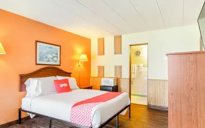 OYO Hotel Downtown Peoria I-74