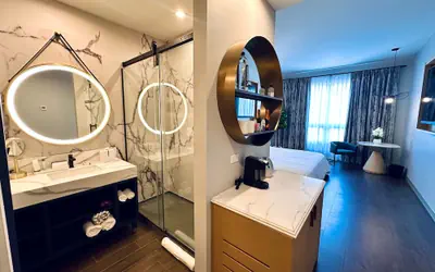 Chez Hotel Arlington Heights