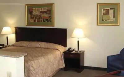 HomeTown Hotel Bryant