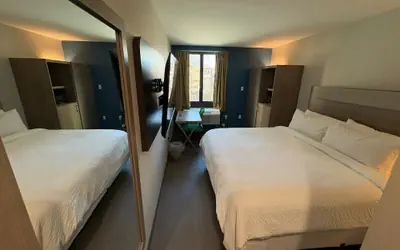 Holiday Inn Express & Suites Bronx - Zoo Area by IHG
