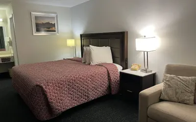 Garden Inn & Suites