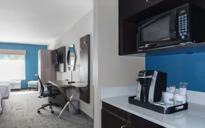 Holiday Inn Express & Suites Roanoke Rapids SE by IHG