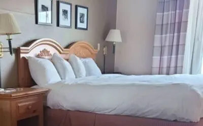 AmericInn by Wyndham Galesburg