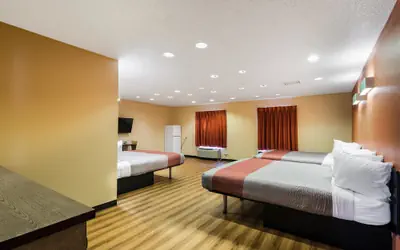 Motel 6-Libertyville, IL
