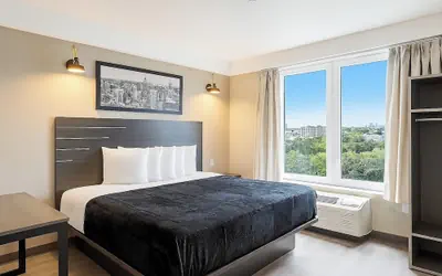 LIV Hotel Bronx - Newly Built