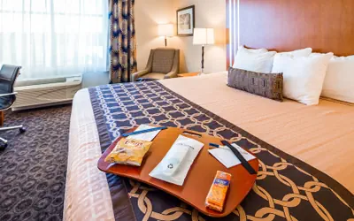 Best Western Plus Rose City Conference Center Inn