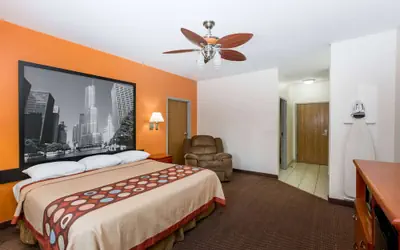 Super 8 by Wyndham Salina