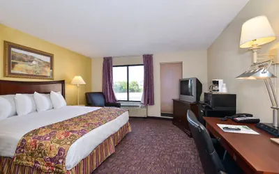 Lamplighter Inn-South
