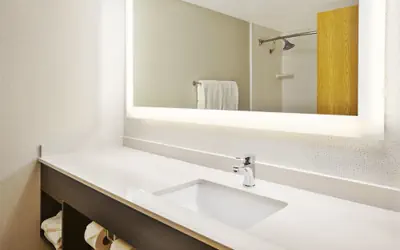 Holiday Inn Express & Suites Chicago-Midway Airport by IHG