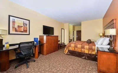 Best Western Plus Midwest Inn & Suites