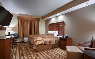 Best Western Plus KC Speedway Inn & Suites