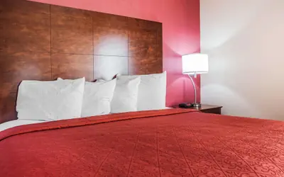 Quality Inn & Suites Altoona - Des Moines