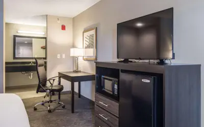 Econo Lodge Inn & Suites North Little Rock near Riverfront
