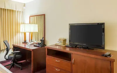 Clarion Hotel Somerset - New Brunswick