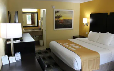 Days Inn by Wyndham Canton