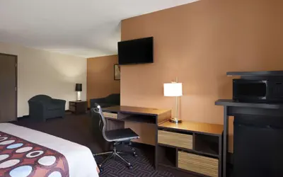 Super 8 by Wyndham Collinsville St. Louis