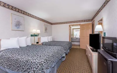 Days Inn by Wyndham Byron