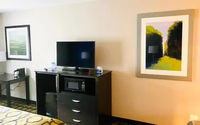 Baymont by Wyndham Latham Albany Airport