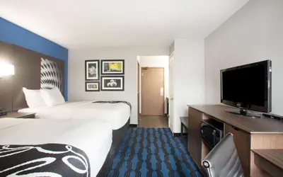 La Quinta Inn & Suites by Wyndham St Louis Hazelwood North