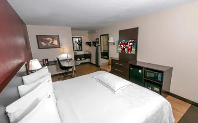 Red Roof Inn PLUS+ Chicago - Willowbrook