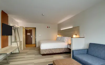 Holiday Inn Express & Suites Galesburg by IHG