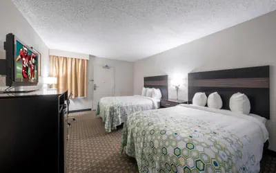 HomeTown Inn by Red Roof East Syracuse