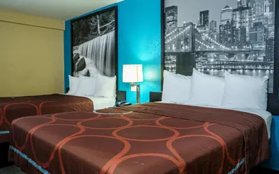 Super 8 by Wyndham Wichita Airport West Kellogg