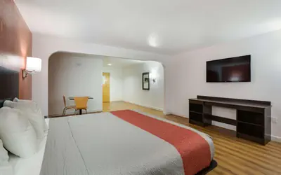 Motel 6-Suwanee, GA - Gwinnett Center